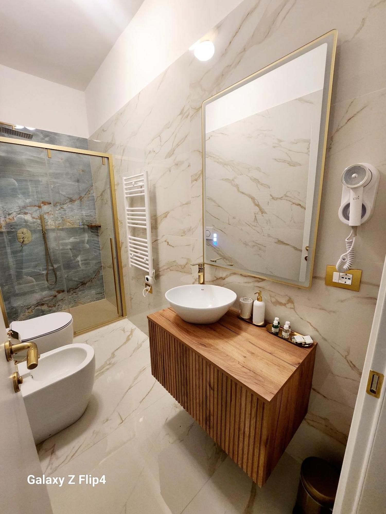 Golden Palace Luxury