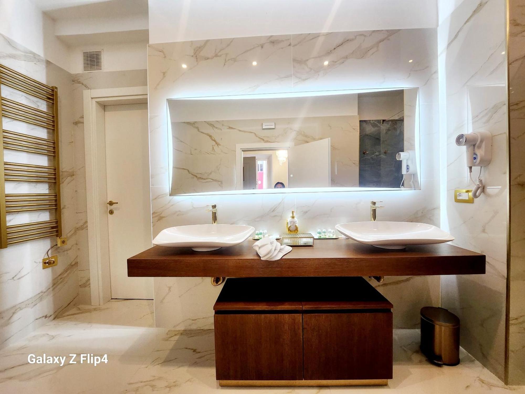 Golden Palace Luxury Rom